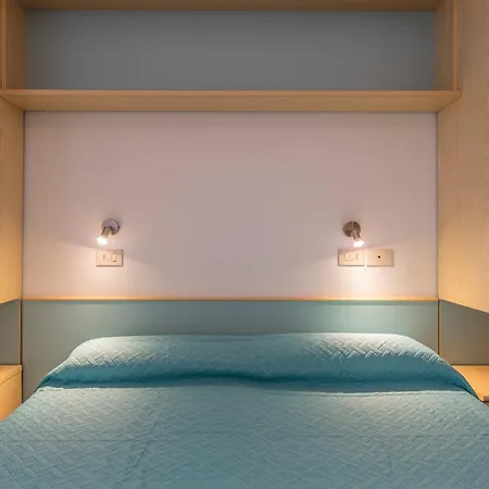 La Perla Hotel *
