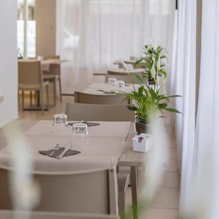 La Perla 3* Cervia